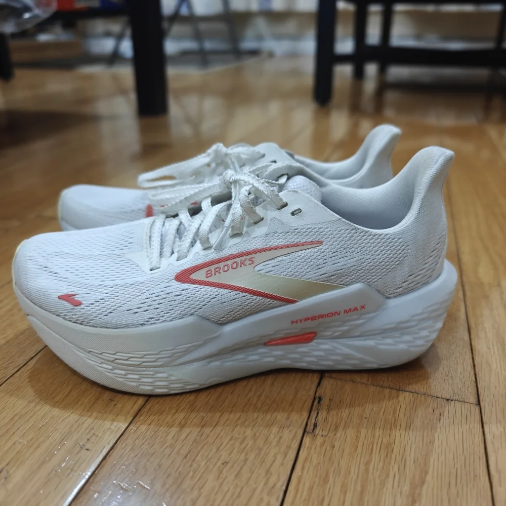 Brooks Womens Hyperion Max 2 1204231B173 White Running Shoes Sneakers Size 7 B - Picture 1 of 5